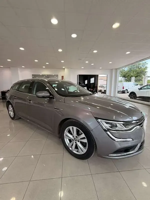 Usado Renault Talisman Initiale Paris 160 CV (117 kW) 2019 Familiar