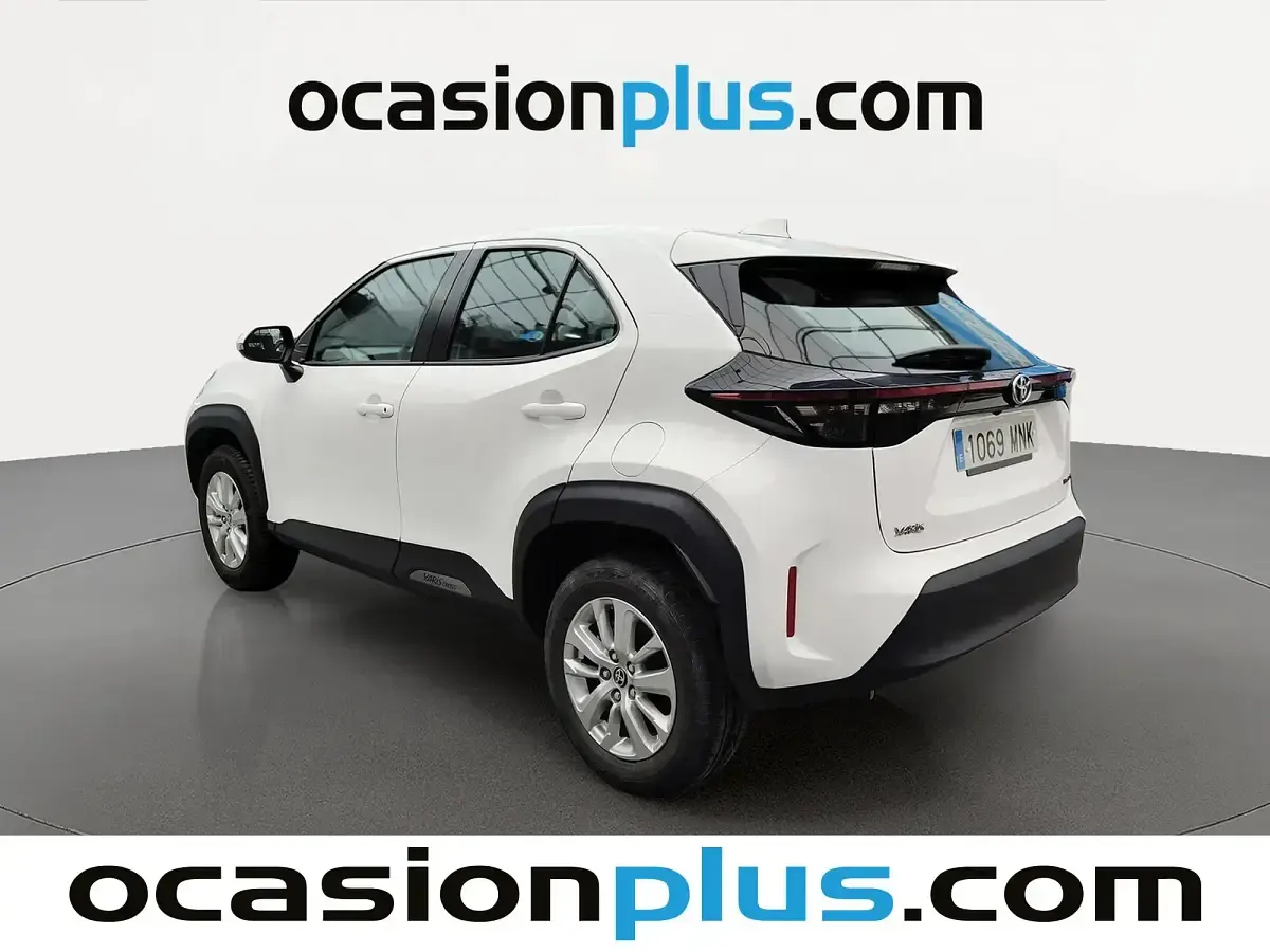 Usado Toyota Yaris Cross Business Edition 116 CV (85 kW) 2024 Blanco SUV