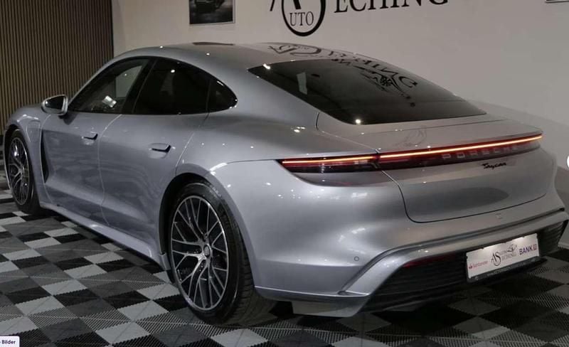 Usado Porsche Taycan 4S 389 kW (530 CV) 2020 Plateado Berlina