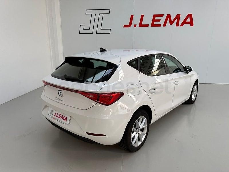 Usado Seat Leon Style 115 CV (84 kW) 2021 Blanco Berlina