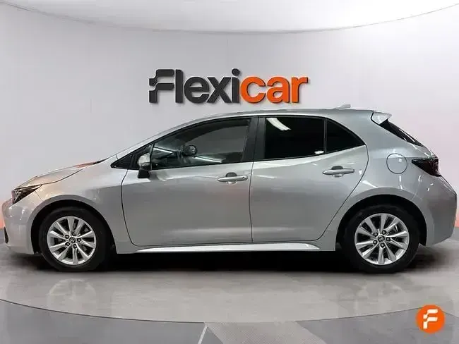 Usado Toyota Corolla Active 140 CV (102 kW) 2023 Gris Berlina