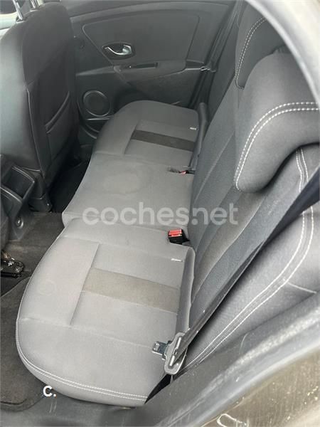 Beige Usado 2010 Renault Mégane GrandTour Dynamique Familiar | 4900 € (Precio justo) - Imagen 1/4