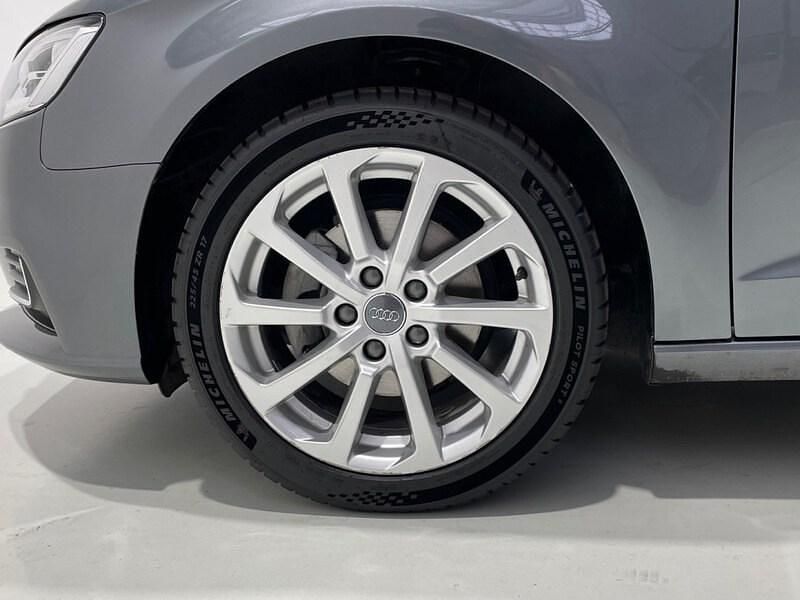 Usado Audi A3 116 CV (85 kW) 2017 Gris Berlina