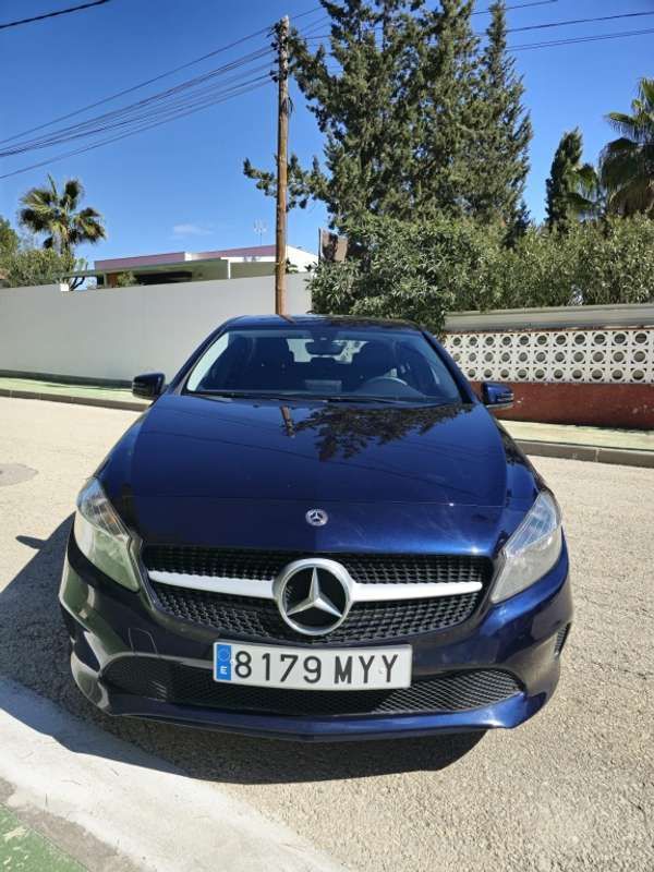 Azul Usado 2018 Mercedes A180 Utilitario | 17.500 € (Buen precio) - Imagen 1/4