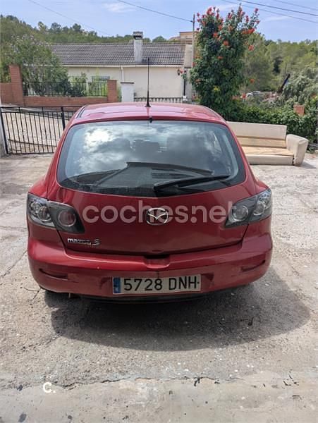 Rojo Usado 2005 Mazda 3 Sportive Berlina | 3800 € (Precio justo) - Imagen 1/4