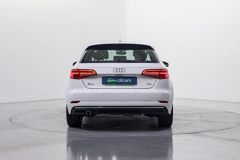 Usado Audi A3 Design 116 CV (85 kW) 2018 Blanco Berlina