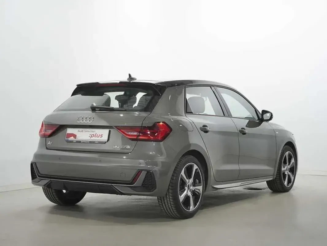 Usado Audi A1 Sportback 116 CV (85 kW) 2025 Gris Utilitario