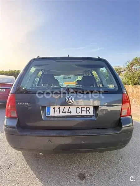 Usado VW Golf IV 105 CV (77 kW) 2003 Gris / plata Familiar