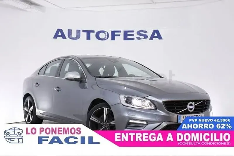 Usado Volvo S60 R-Design Momentum 150 CV (110 kW) 2016 Gris / plata Berlina