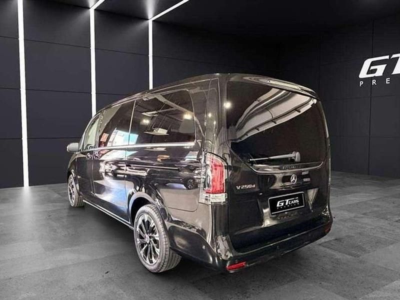 Usado Mercedes V250 Avantgarde 190 CV (139 kW) 2025 Negro Monovolumen