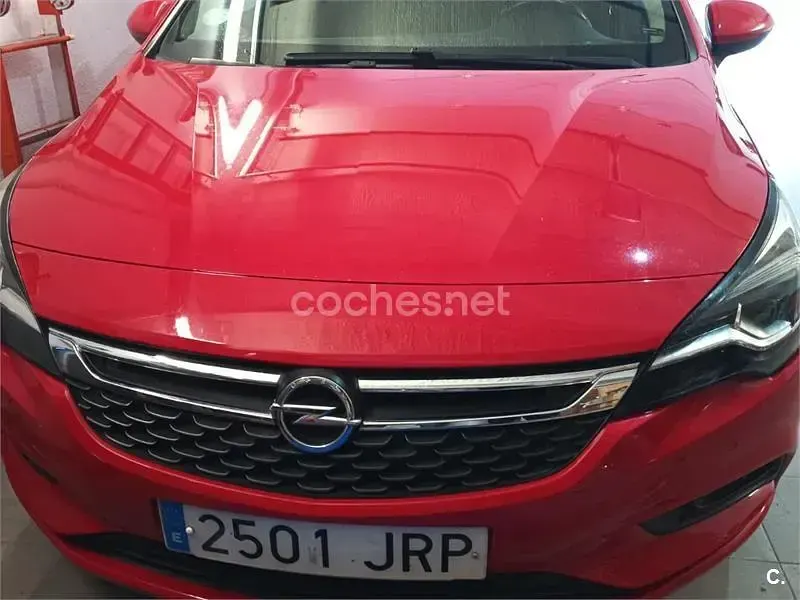 Usado Opel Astra Excellence 136 CV (100 kW) 2016 Rojo Berlina