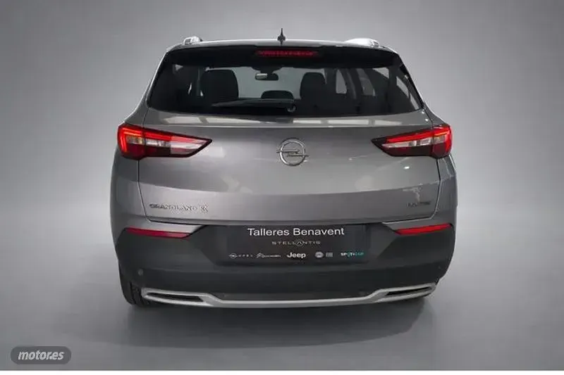 Usado Opel Grandland X Design Edition 130 CV (95 kW) 2020 Gris SUV