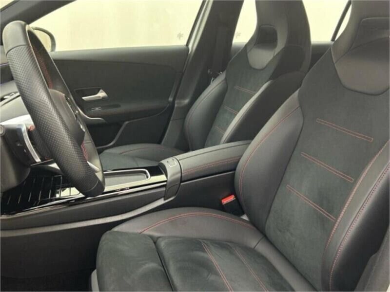 Plateado Usado 2023 Mercedes A200 Berlina | 37.900 € (Caro) - Imagen 1/4