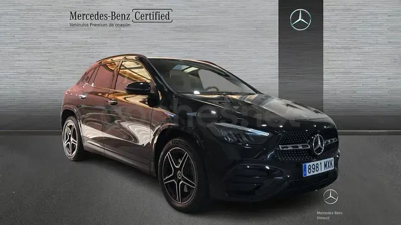 Usado Mercedes GLA250 AMG line 218 CV (160 kW) 2024 Negro noche SUV