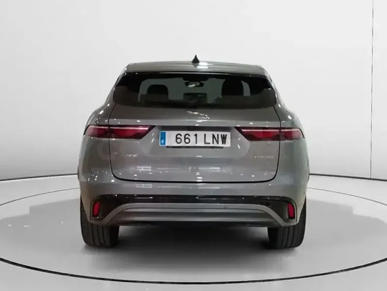 Usado Jaguar F-Pace R-Dynamic 404 CV (297 kW) 2021 Gris / plata SUV