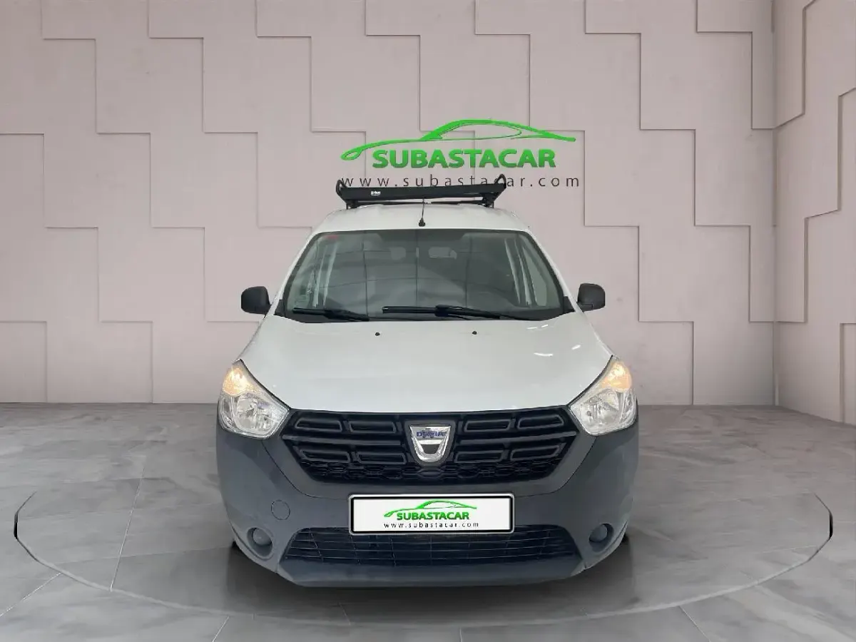 Usado Dacia Dokker Essentiel 75 CV (55 kW) 2019 Blanco Monovolumen