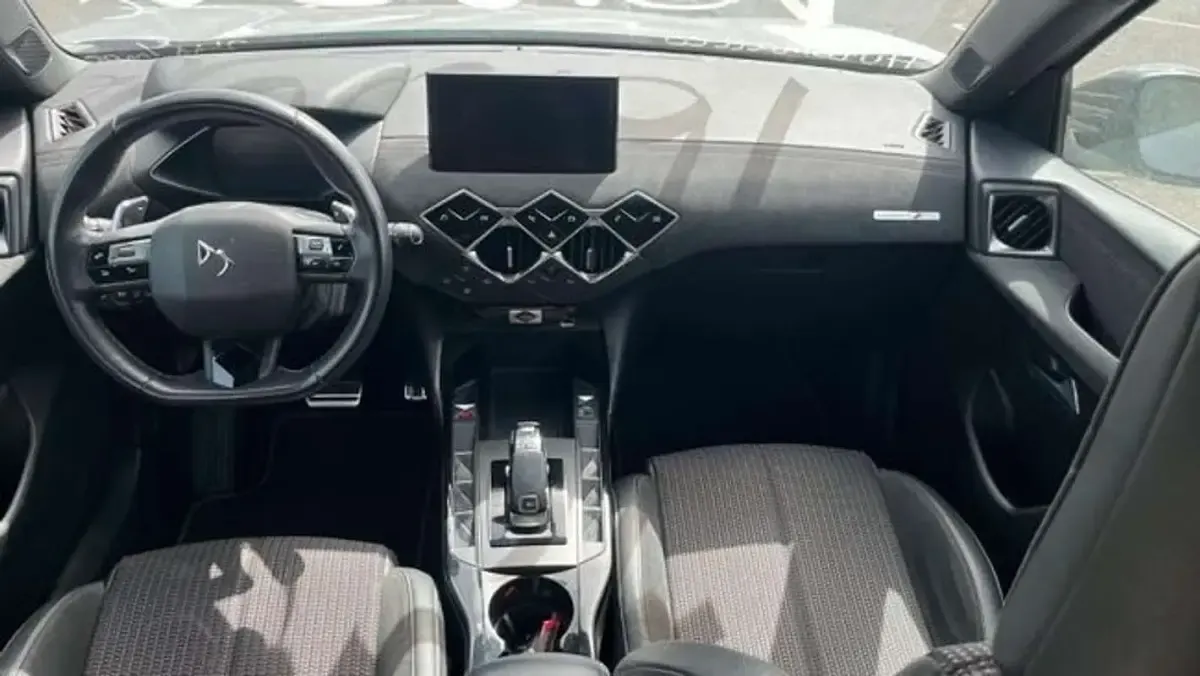 Usado DS Automobiles DS3 97 CV (71 kW) 2022 Gris Berlina