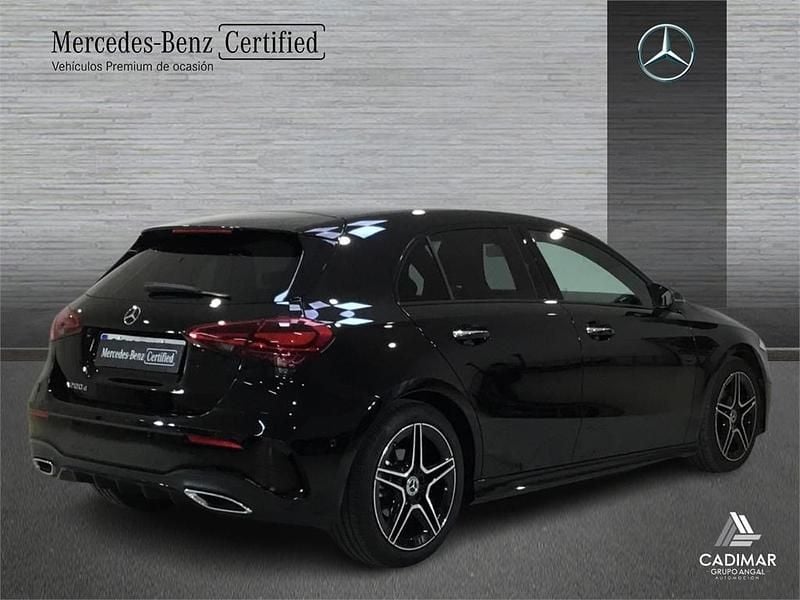 Usado Mercedes A200 AMG line 150 CV (110 kW) 2025 Negro Berlina