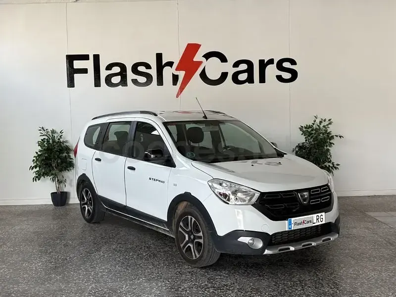 Usado Dacia Lodgy Comfort 116 CV (85 kW) 2021 Blanco Monovolumen