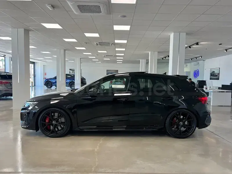 Usado Audi RS3 Design 400 CV (294 kW) 2023 Negro Berlina
