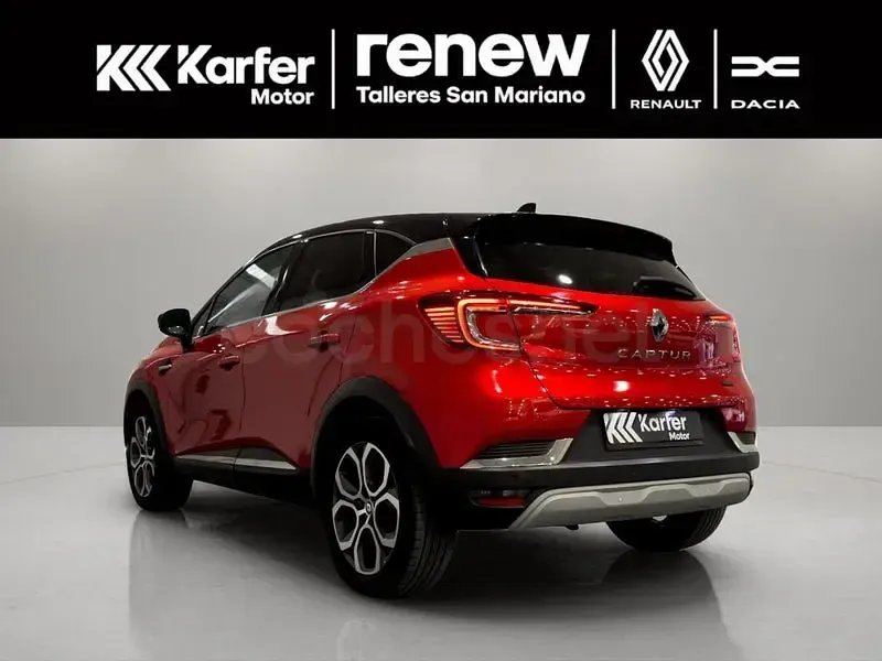 Usado Renault Captur Zen 145 CV (106 kW) 2022 Rojo SUV