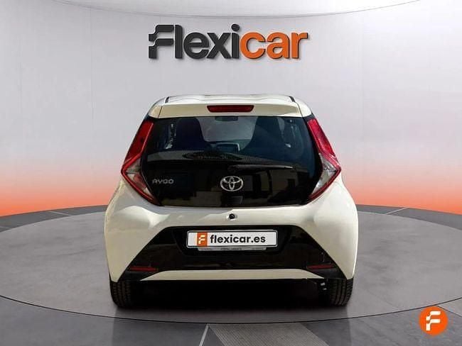 Usado Toyota Aygo X-play 72 CV (52 kW) 2019 Blanco Utilitario