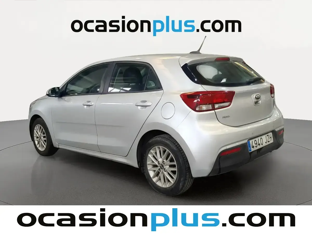 Usado Kia Rio 84 CV (61 kW) 2017 Gris