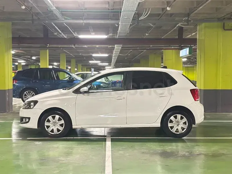 Usado VW Polo 75 CV (55 kW) 2010 Blanco Utilitario