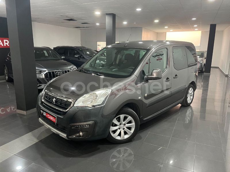 Gris / plata Usado 2015 Peugeot Partner Tepee Outdoor Monovolumen | 8499 € (Buen precio) - Imagen 1/4