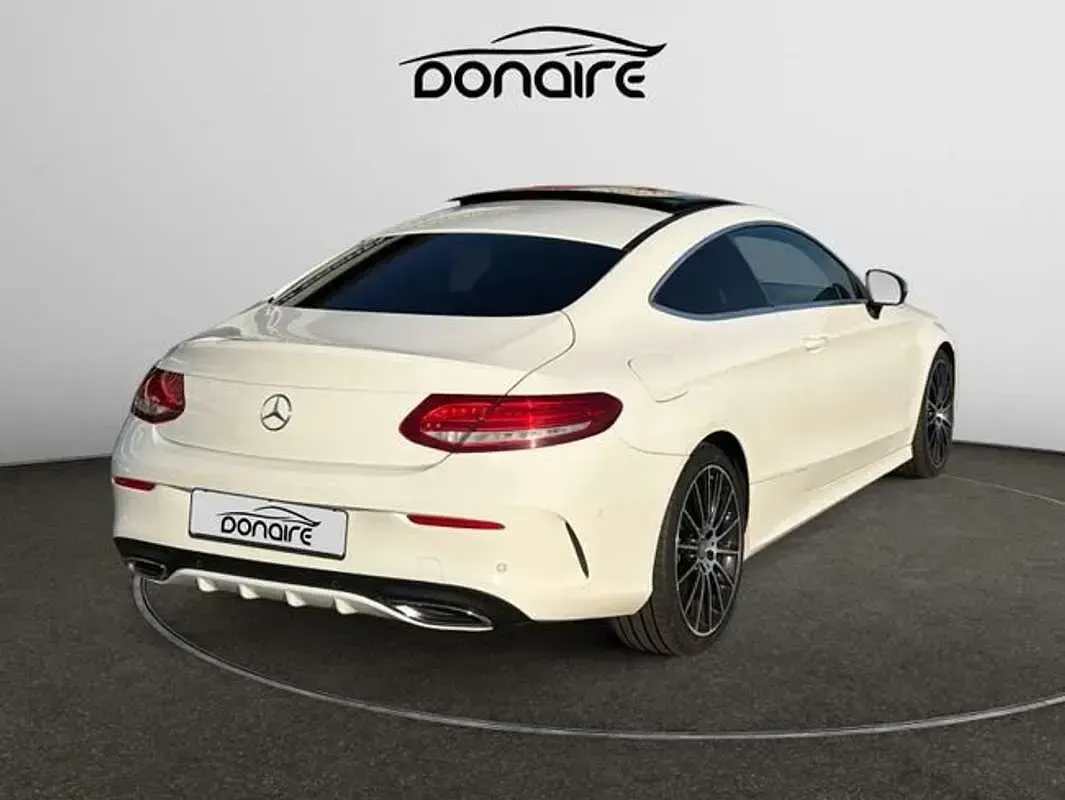 Usado Mercedes C250 AMG line 204 CV (150 kW) 2016 Negro Coupe