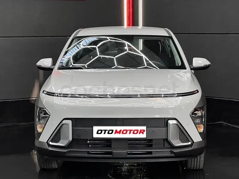 Usado Hyundai Kona 138 CV (101 kW) 2026 Gris / plata SUV