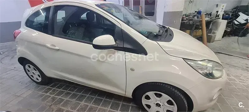 Usado Ford Ka Grand Prix III 69 CV (50 kW) 2015 Blanco Berlina