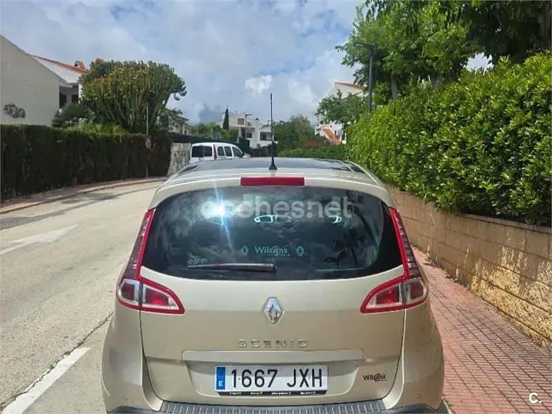 Usado Renault Scénic III Privilege 140 CV (102 kW) 2009 Beige Monovolumen