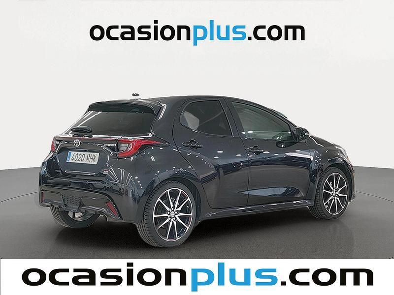 Usado Toyota Yaris Hybrid Sport 116 CV (85 kW) 2023 Negro Berlina