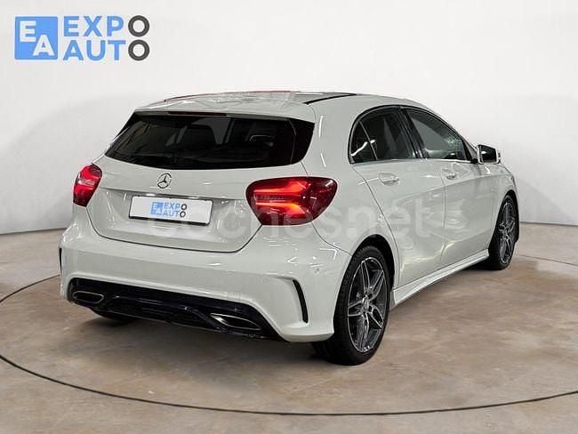 Usado Mercedes A180 AMG line 122 CV (89 kW) 2017 Blanco Berlina