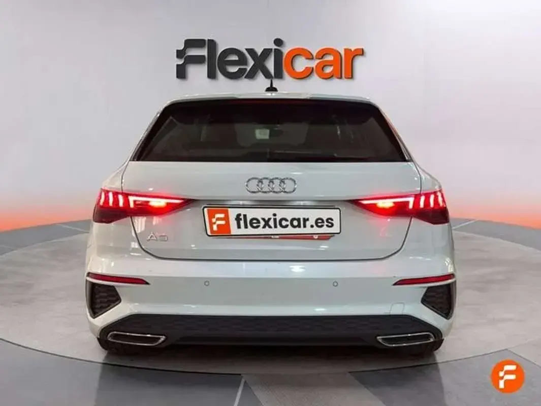 Usado Audi A3 Sportback S-Line 116 CV (85 kW) 2023 Blanco Utilitario