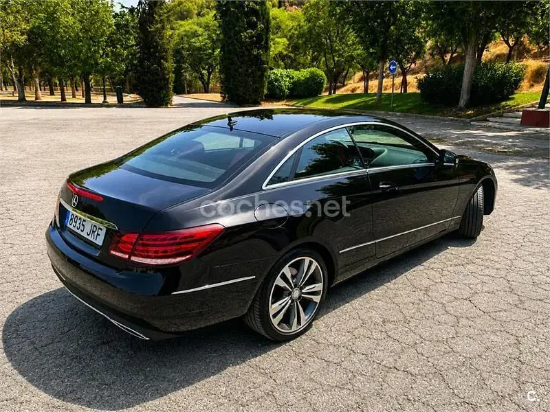 Usado Mercedes E250 204 CV (150 kW) 2016 Negro Coupe