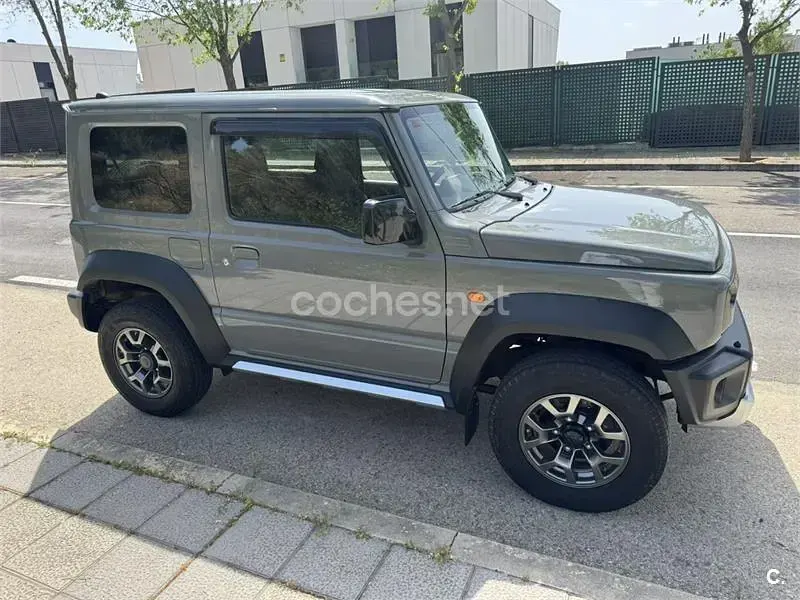 Begagnad Suzuki Jimny 102 HK (75 kW) 2019 Grå SUV