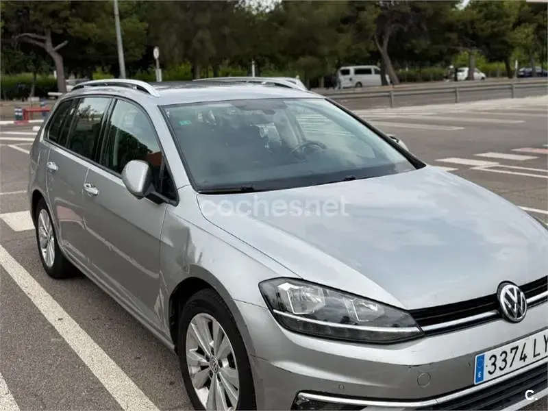 Usado VW Golf VII Business 115 CV (84 kW) 2017 Gris / plata Familiar