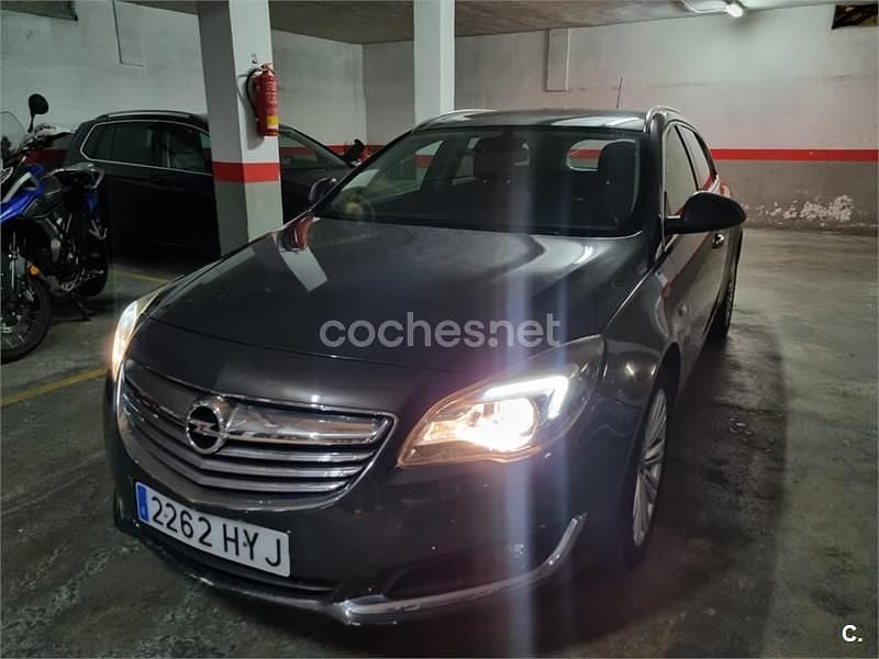 Usado Opel Insignia Sportive 160 CV (117 kW) 2013 Gris / plata Familiar