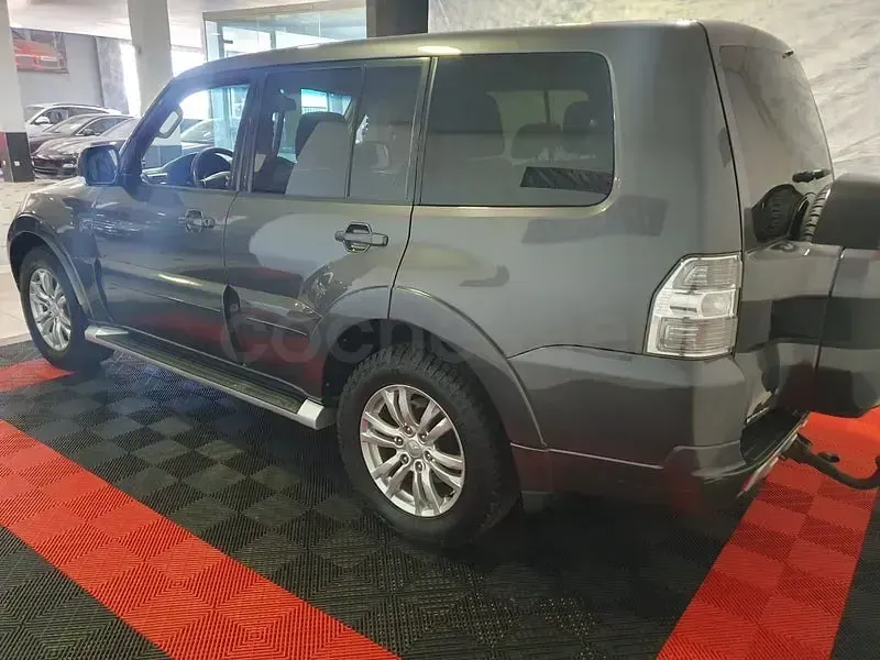 Usado Mitsubishi Montero 190 CV (139 kW) 2015 Gris / plata SUV