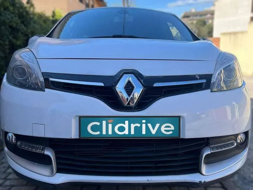 Usado Renault Scénic III Authentique 116 CV (85 kW) 2015 Blanco Monovolumen