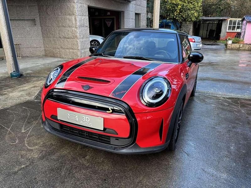 Usado Mini Cooper SE 135 kW (184 CV) 2022 Rojo Utilitario