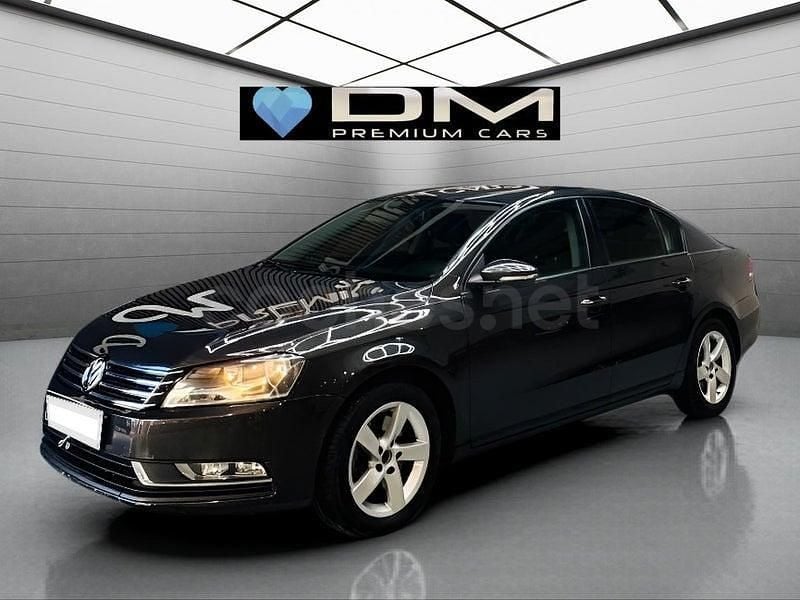 Usado VW Passat 140 CV (102 kW) 2012 Gris / plata Familiar