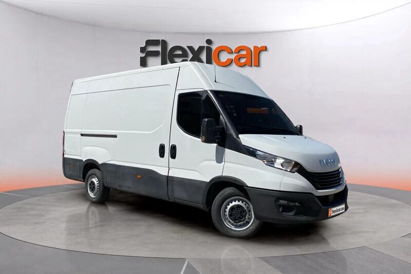 Blanco Usado 2022 Iveco Daily | 23.990 € (Super precio) - Imagen 1/4