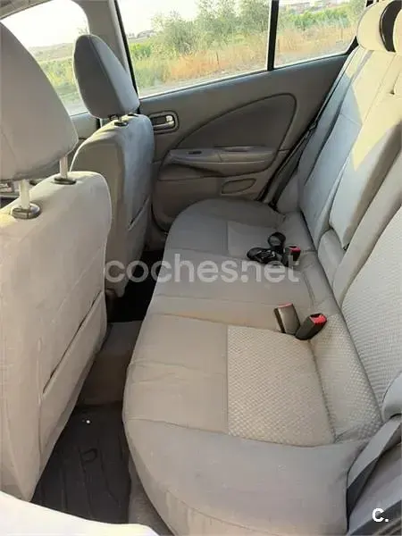 Usado Nissan Almera Comfort 112 CV (82 kW) 2003 Verde Berlina