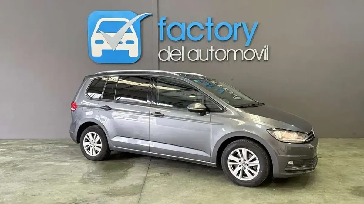 Usado VW Touran Advance 150 CV (110 kW) 2019 Gris Monovolumen