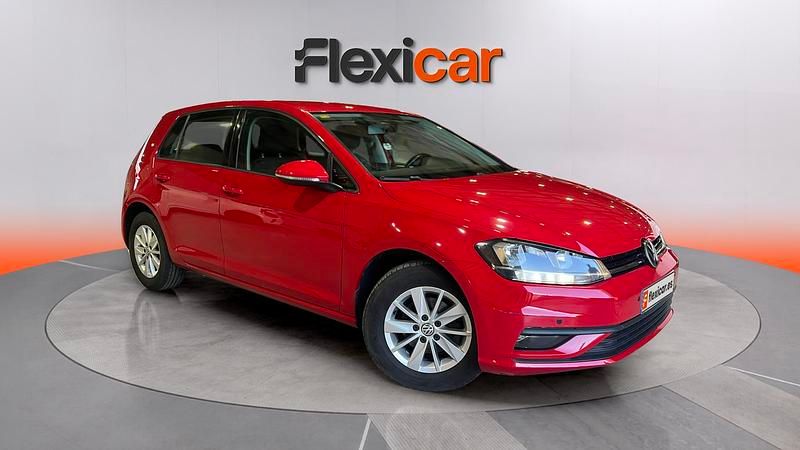 Usado VW Golf VII Advance 116 HP (85 kW) 2019 Vermelho Sedan