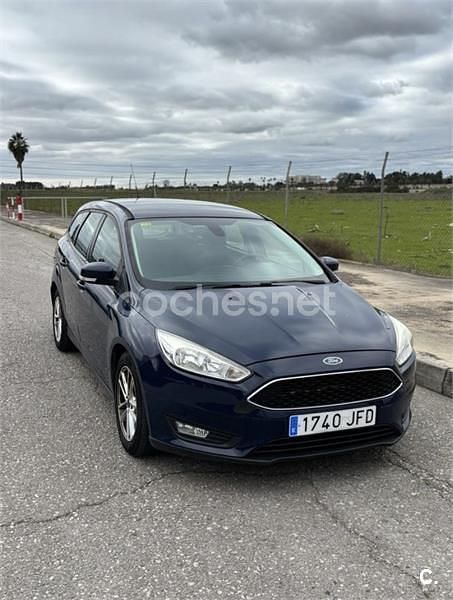 Usado Ford Focus Trend 115 CV (84 kW) 2015 Azul Familiar
