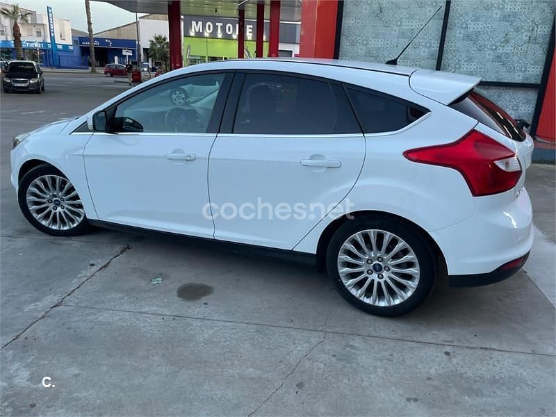 Usado Ford Focus Titanium 115 CV (84 kW) 2012 Blanco Berlina